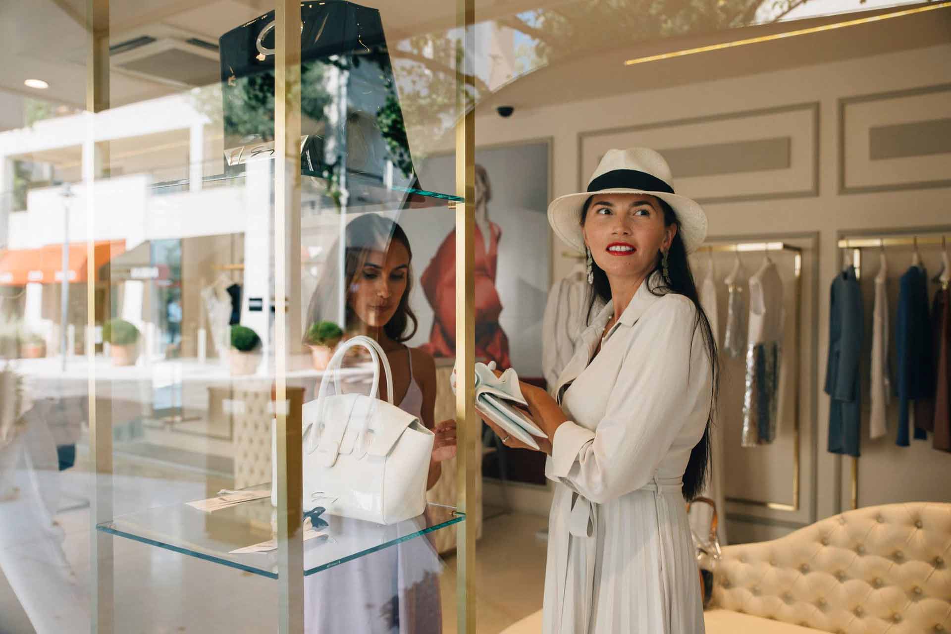 Fashion & lifestyle tailor-made for private clients: shopping, style and exclusive treatments in Italy